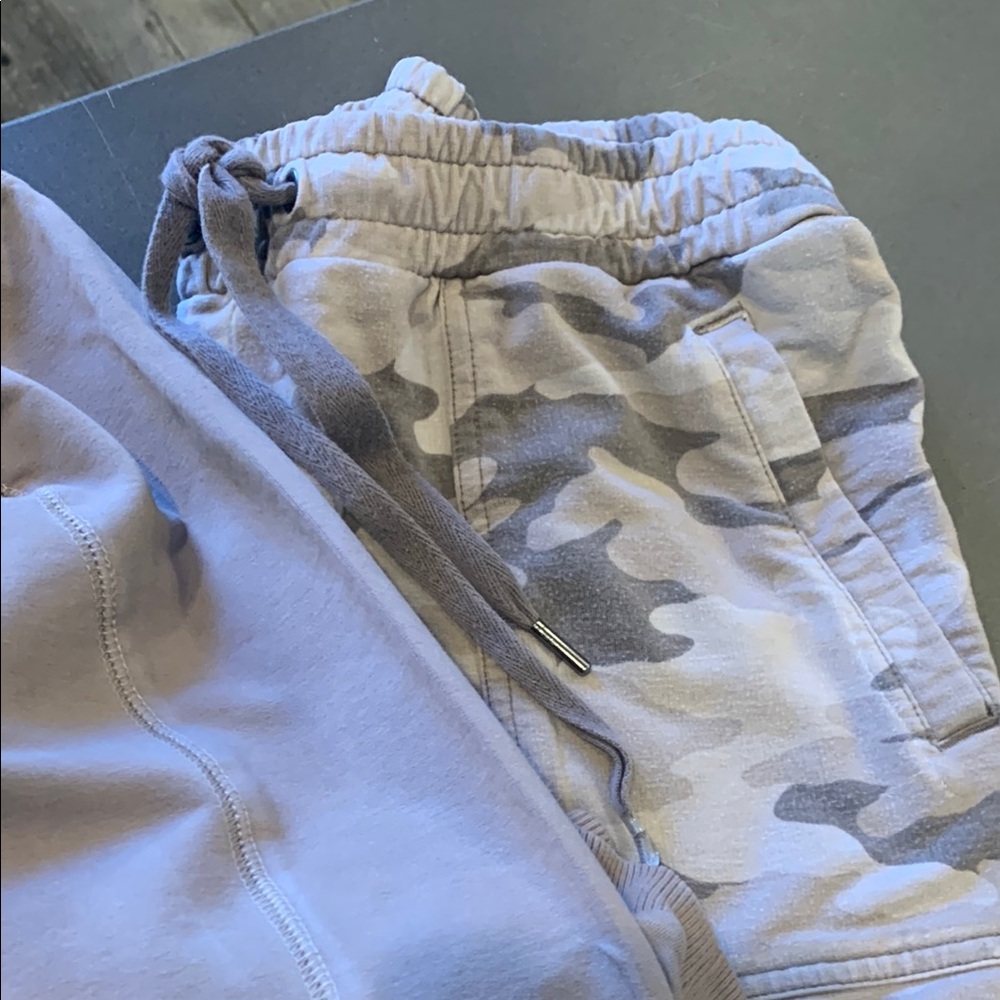 Banana Republic Gray Sweatpants Soft Casual Loungewear - Picture 3 of 8
